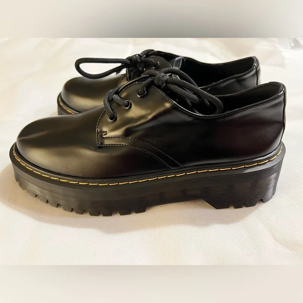 Platform Loafers tie up NWT individually wrapped gorgeous black shoes - Picture 2 of 9